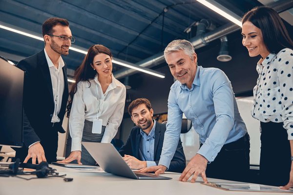 Welche Auswirkungen hat die Technologie auf die Zukunft der Modeindustrie?